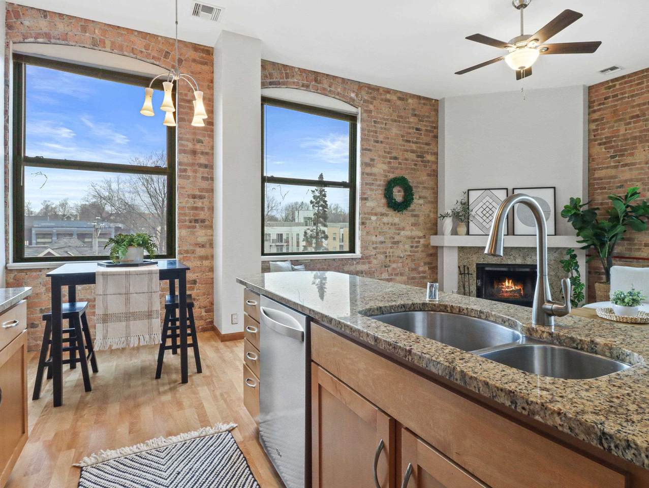 123 Blount St - Photo 1