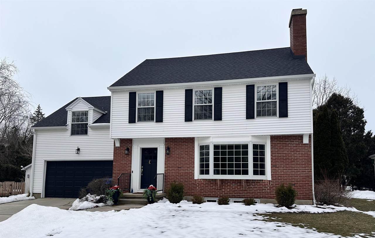 139 Lakewood Boulevard - Photo 1