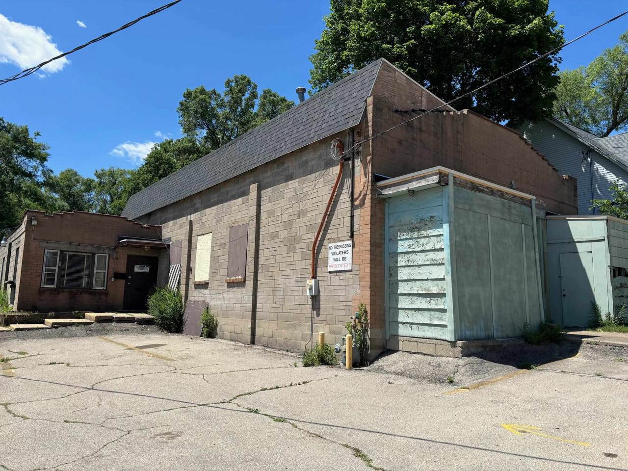 530 Center Avenue - Photo 1