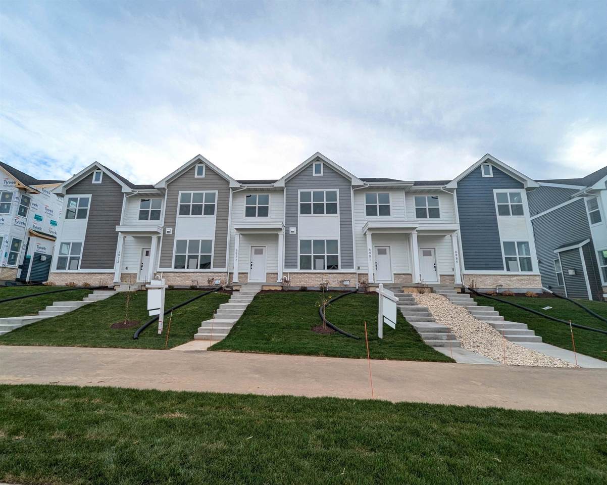 6977 Belle Fontaine Boulevard - Photo 1