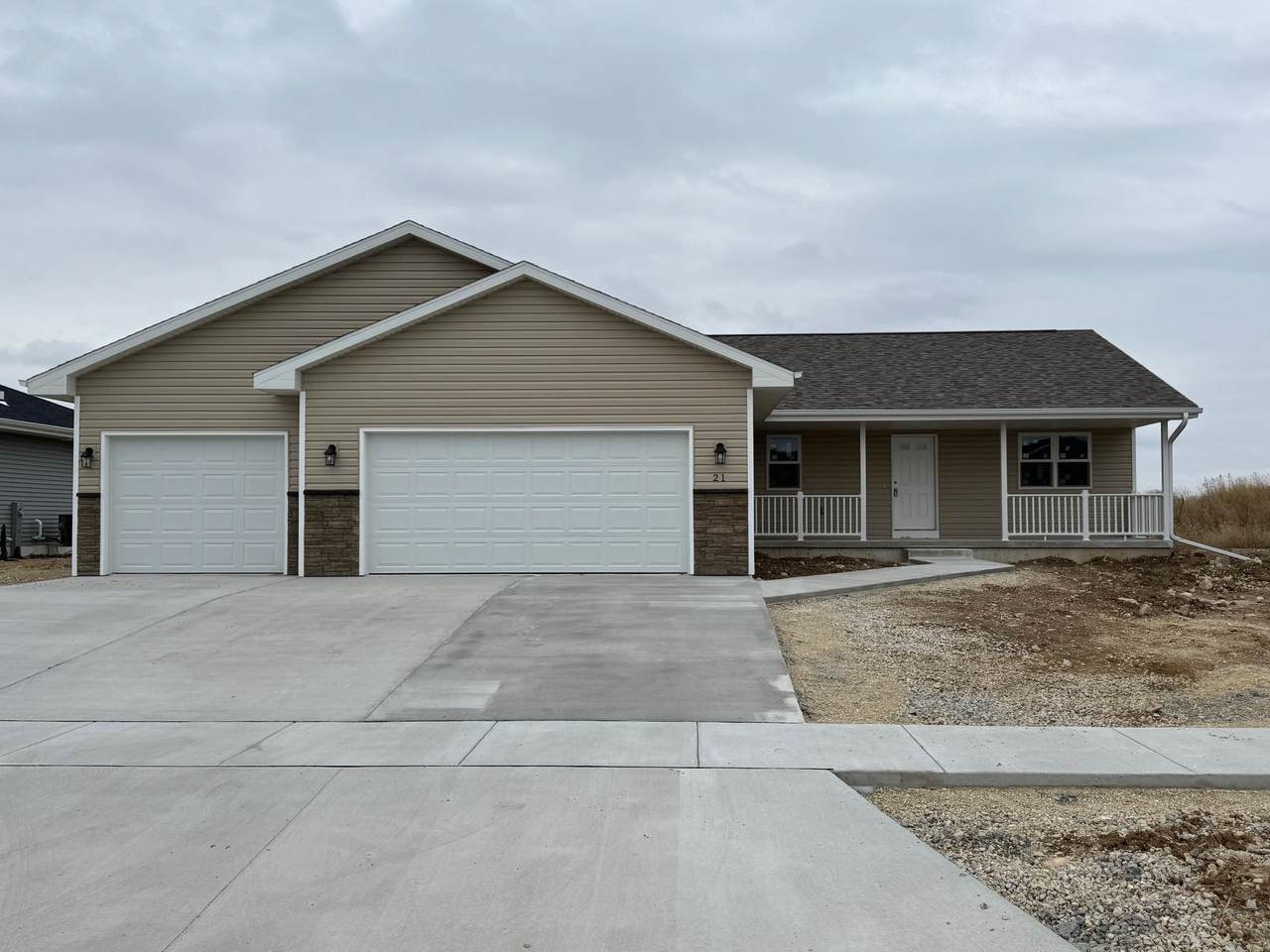 21 Acacia Lane - Photo 1