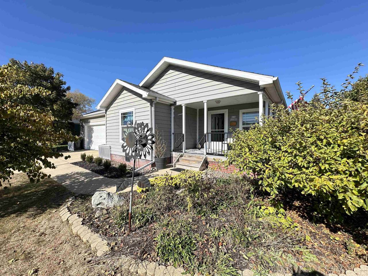 N114W20886 Meadowbrook Lane - Photo 1