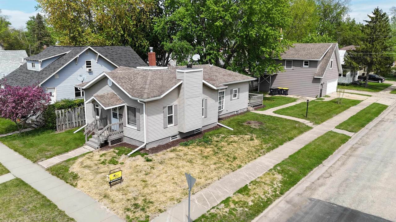 1320 Stoughton Avenue - Photo 1