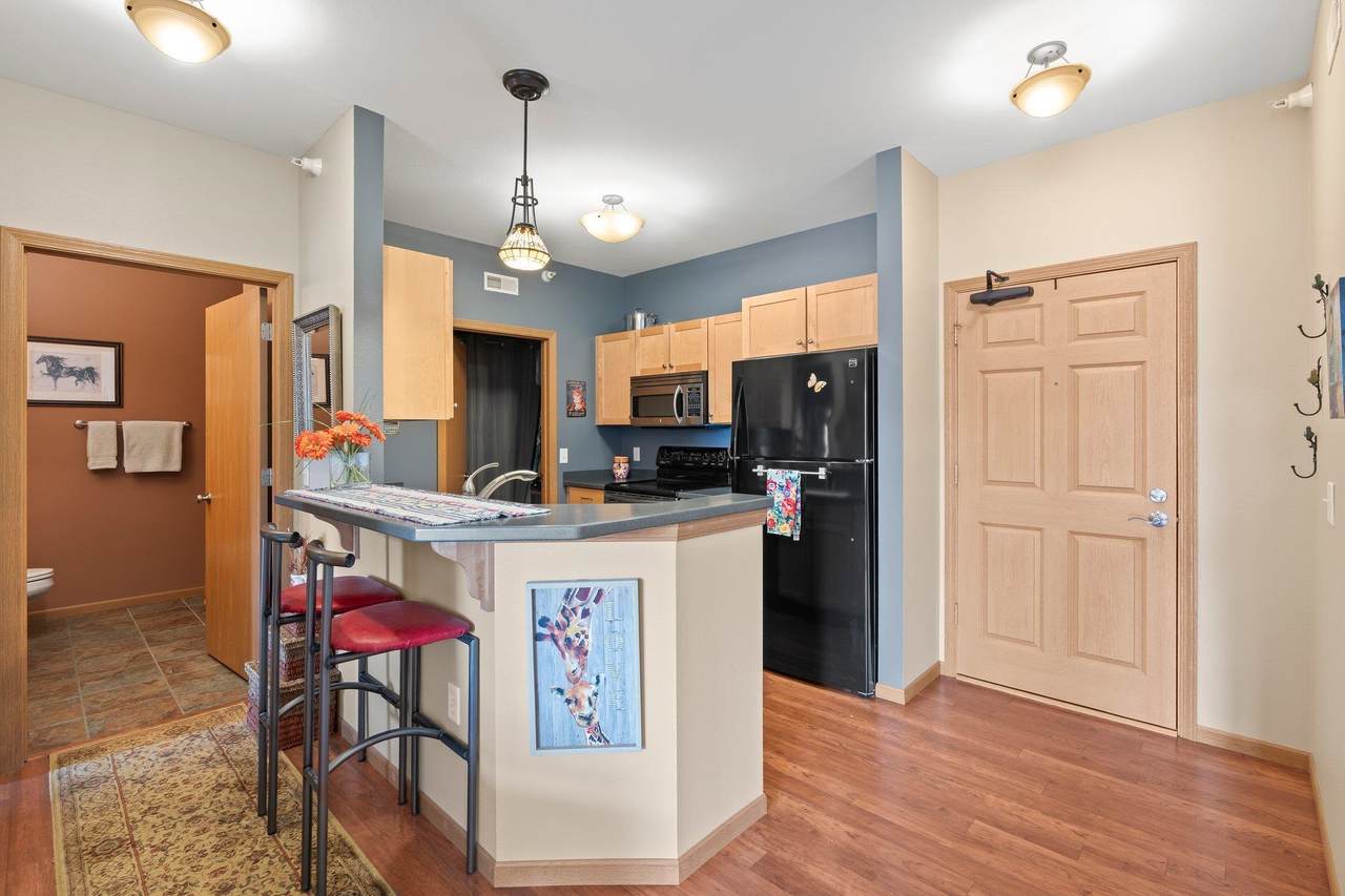 121 Metro Terrace - Photo 1