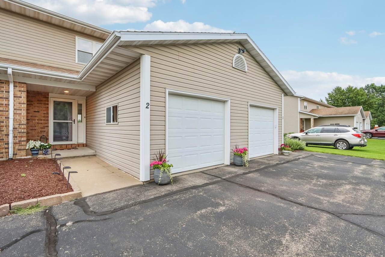 457 Bowlavard Avenue - Photo 1