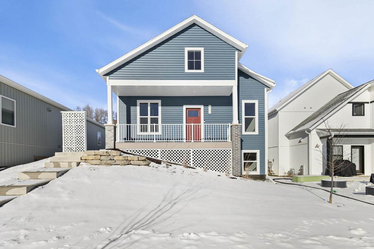 106 Lupine Avenue - Photo 1