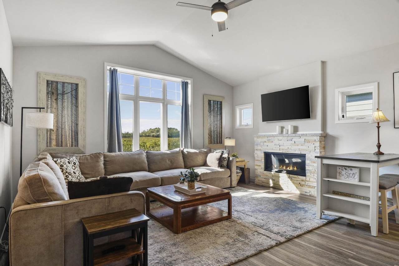 821 Vineyard Court - Photo 1