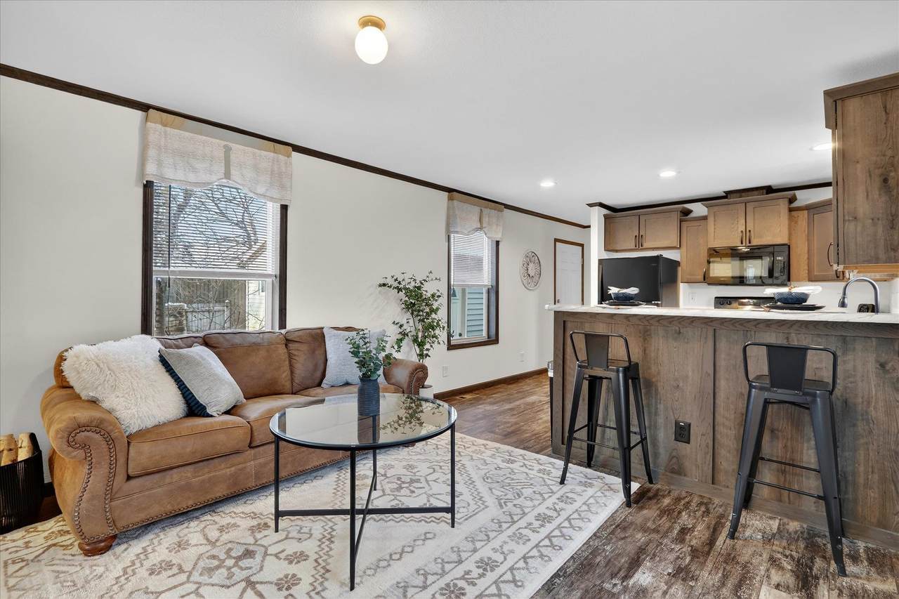 96 Falling Creek Circle - Photo 1