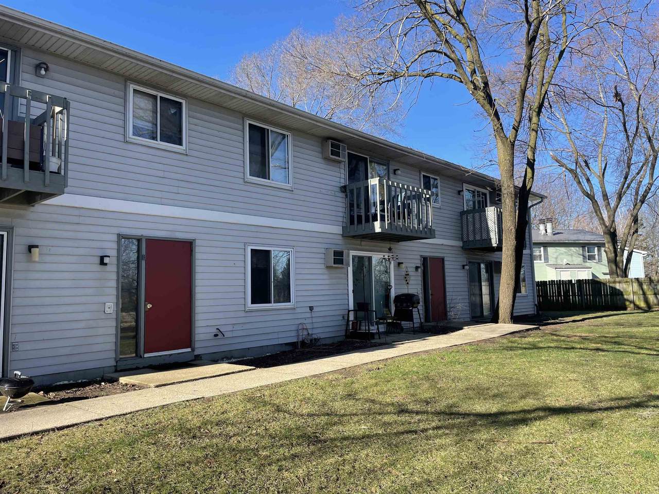 914 Oak Street - Photo 1