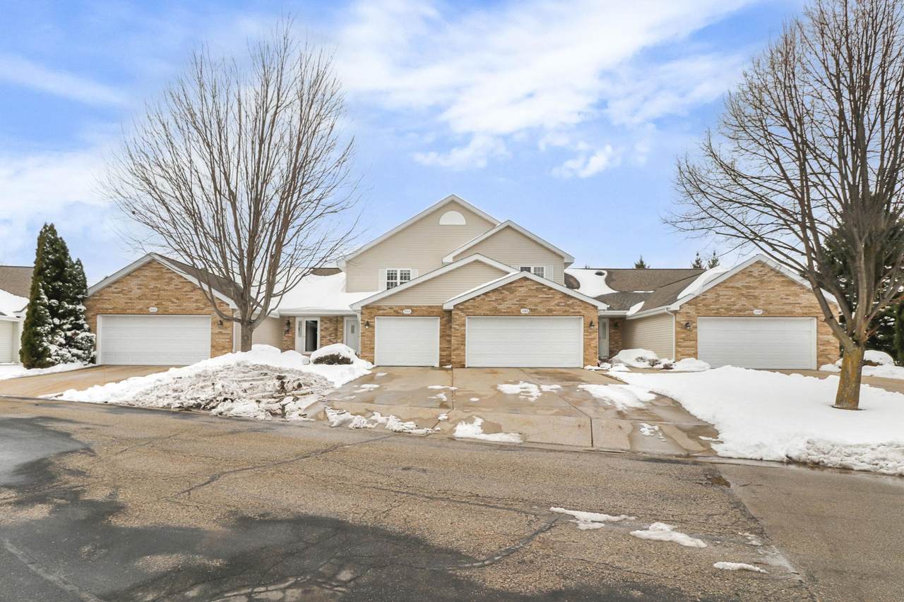 1084 Stonewood Crossing - Photo 1