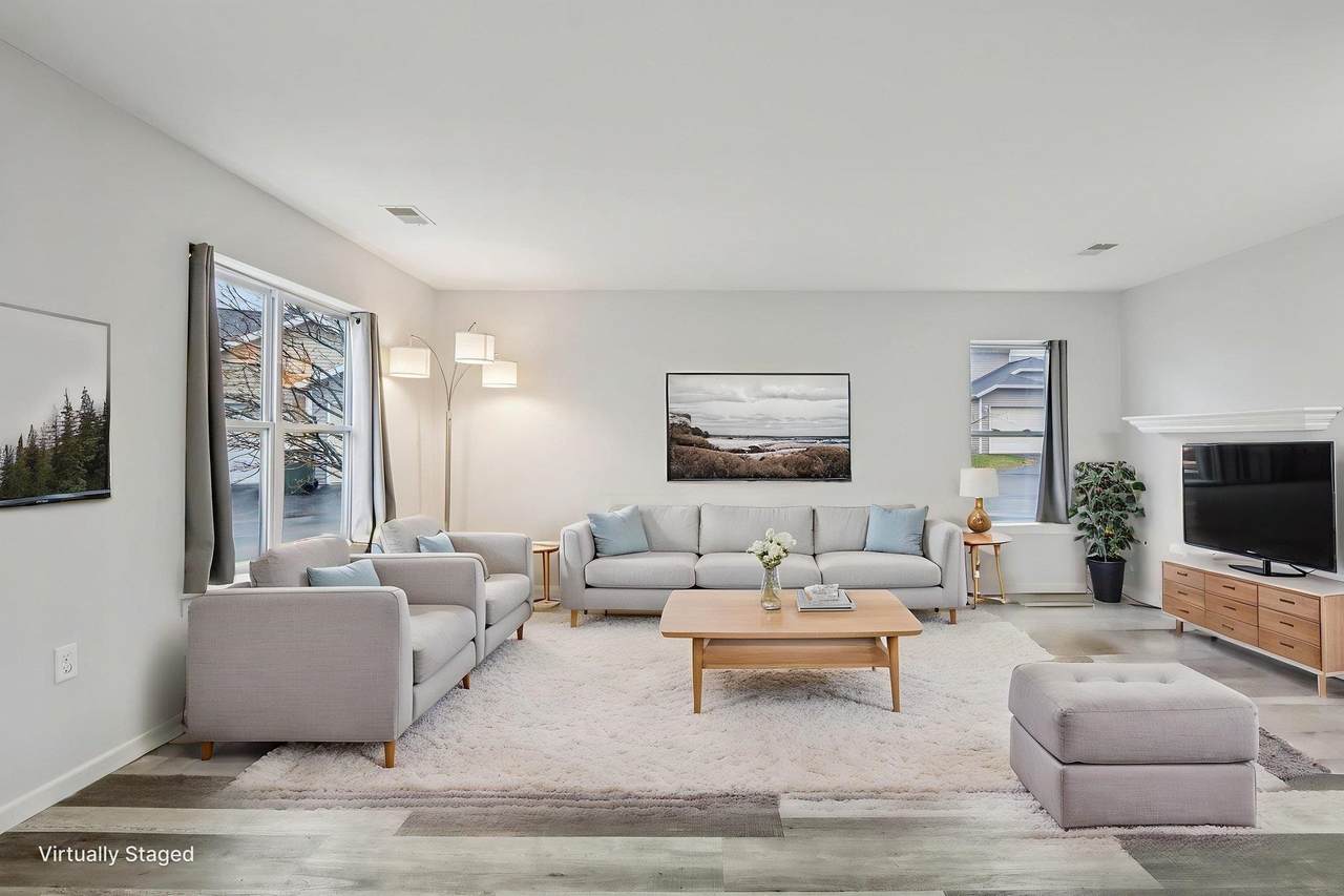 219 Larkspur Court - Photo 1