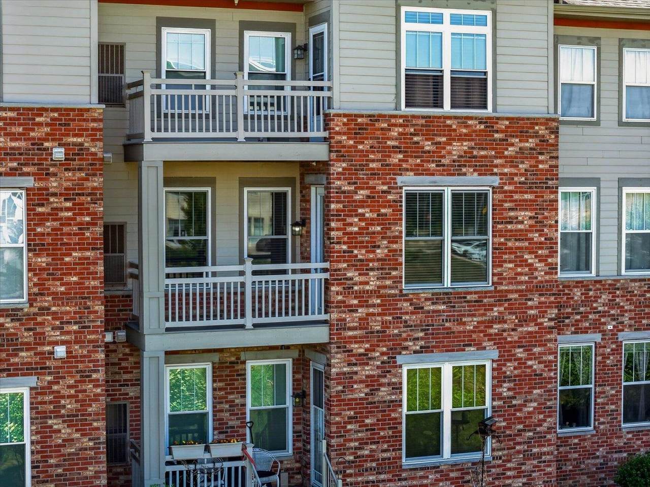 6402 Milwaukee Street - Photo 1