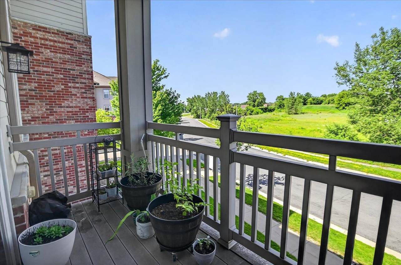 141 Metro Terrace - Photo 1