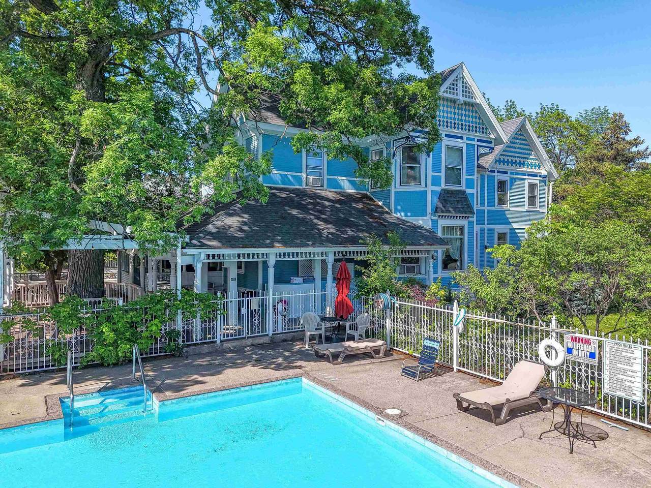 211 Wisconsin Avenue - Photo 1