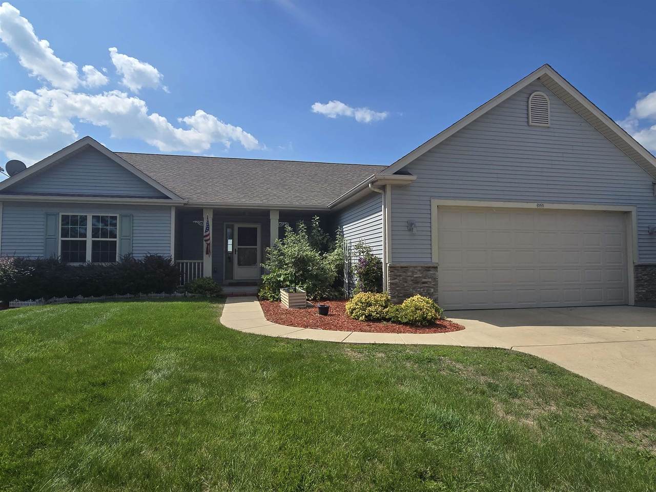 355 Rosewood Avenue - Photo 1