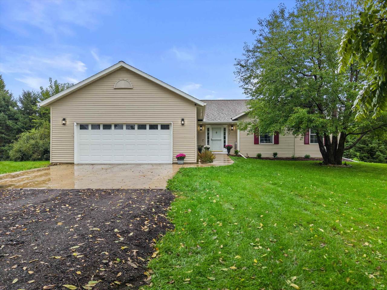 W1737 Purintun Road - Photo 1