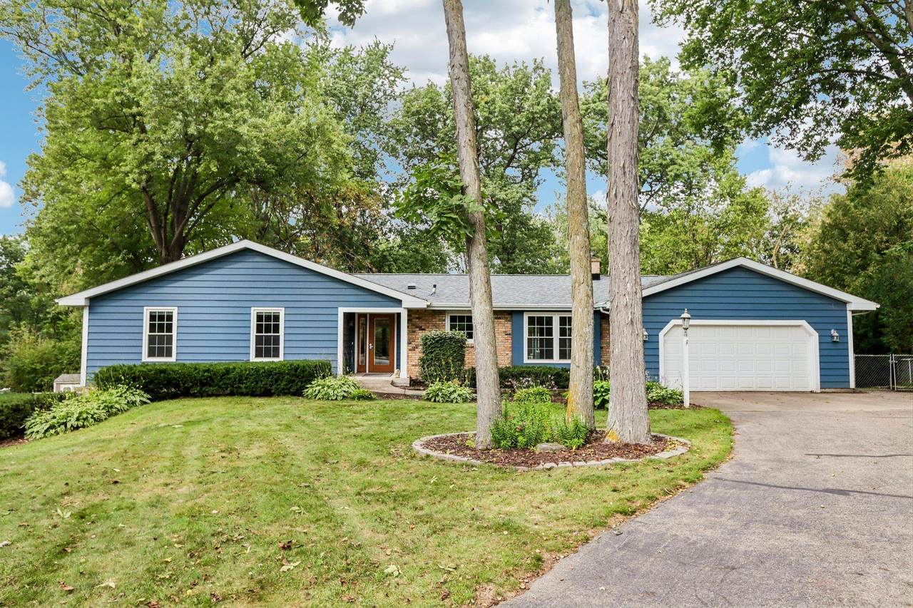 4550 Sundance Court - Photo 1