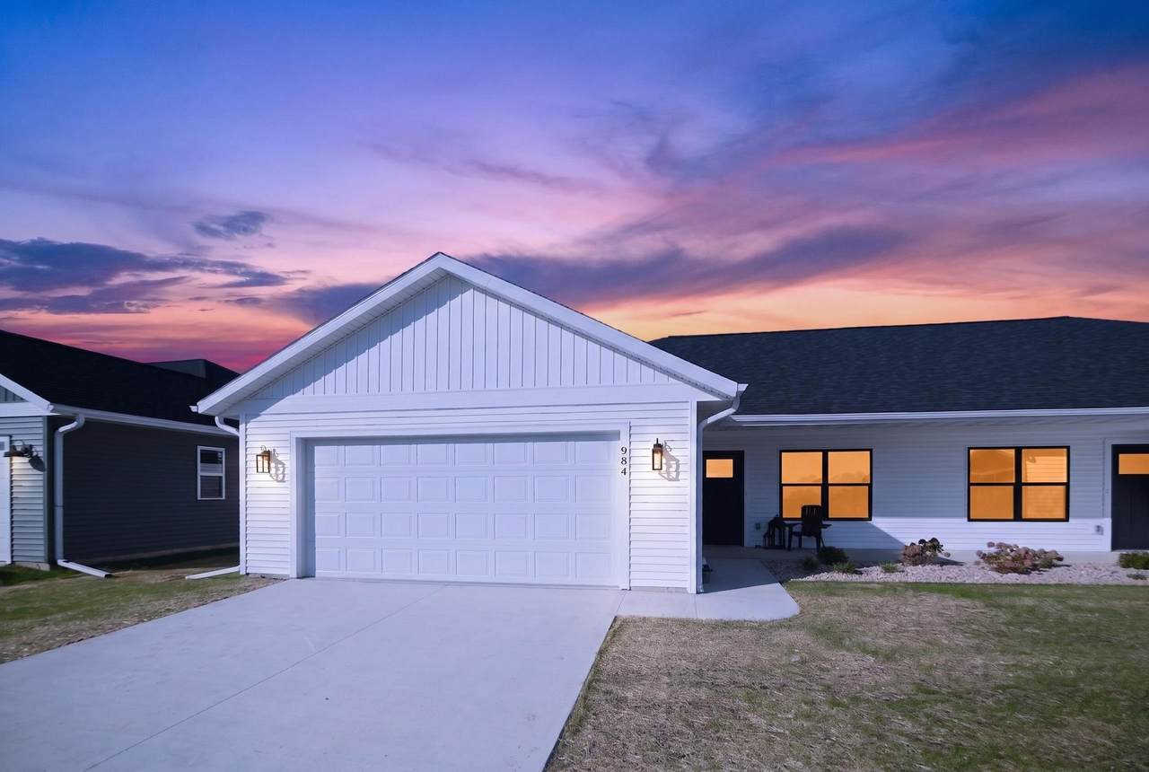 968 Bell Circle - Photo 1