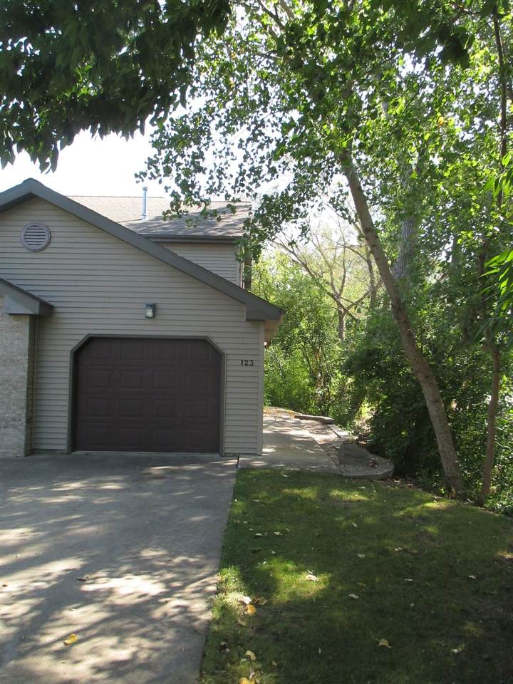 123 Waverly Dr - Photo 1