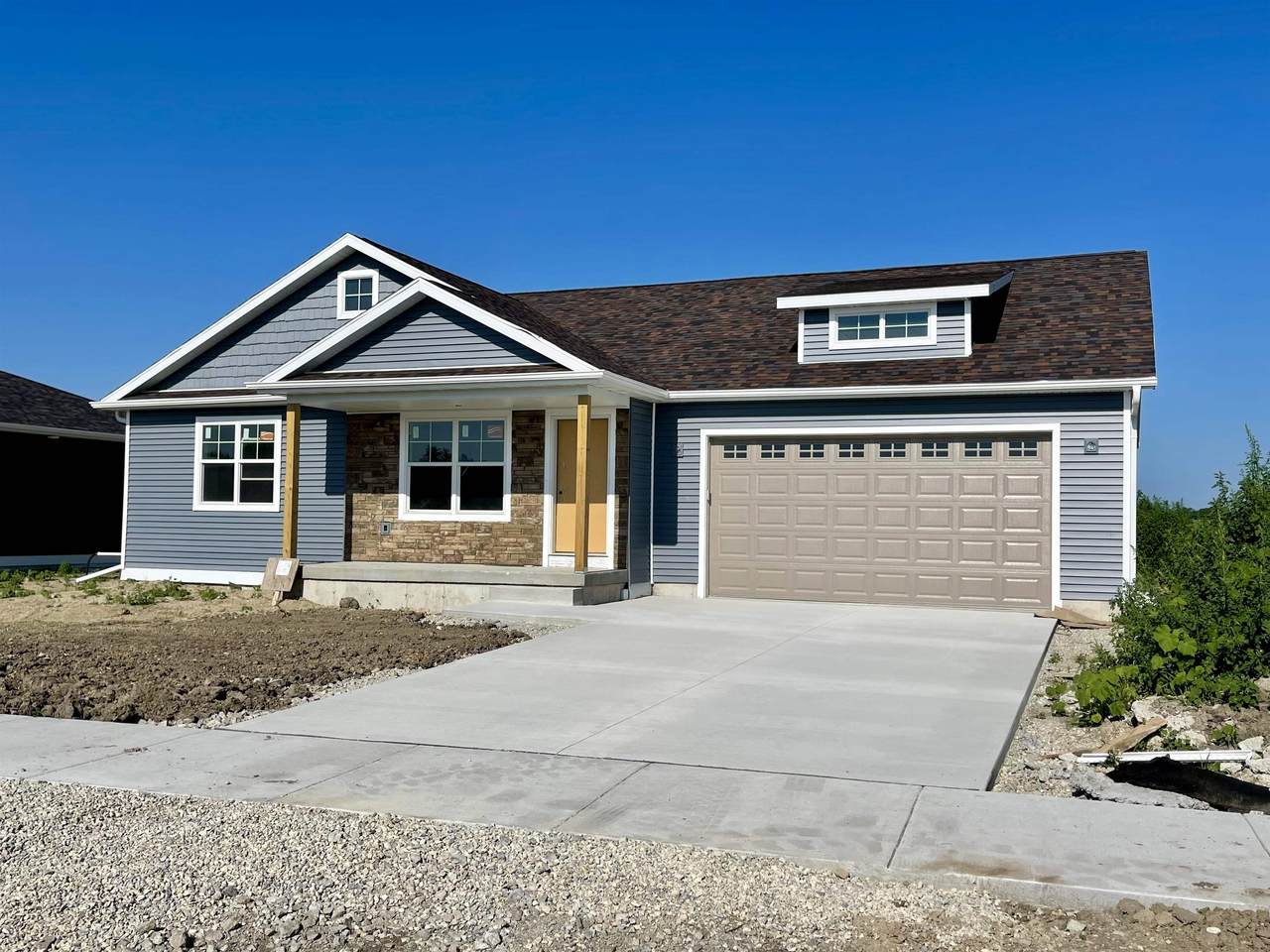 219 Taft Ave - Photo 1