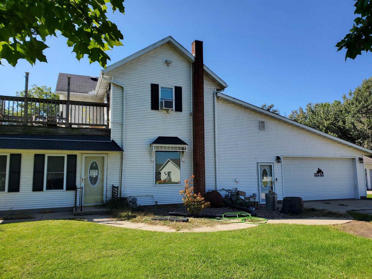 604 Valley St - Photo 1