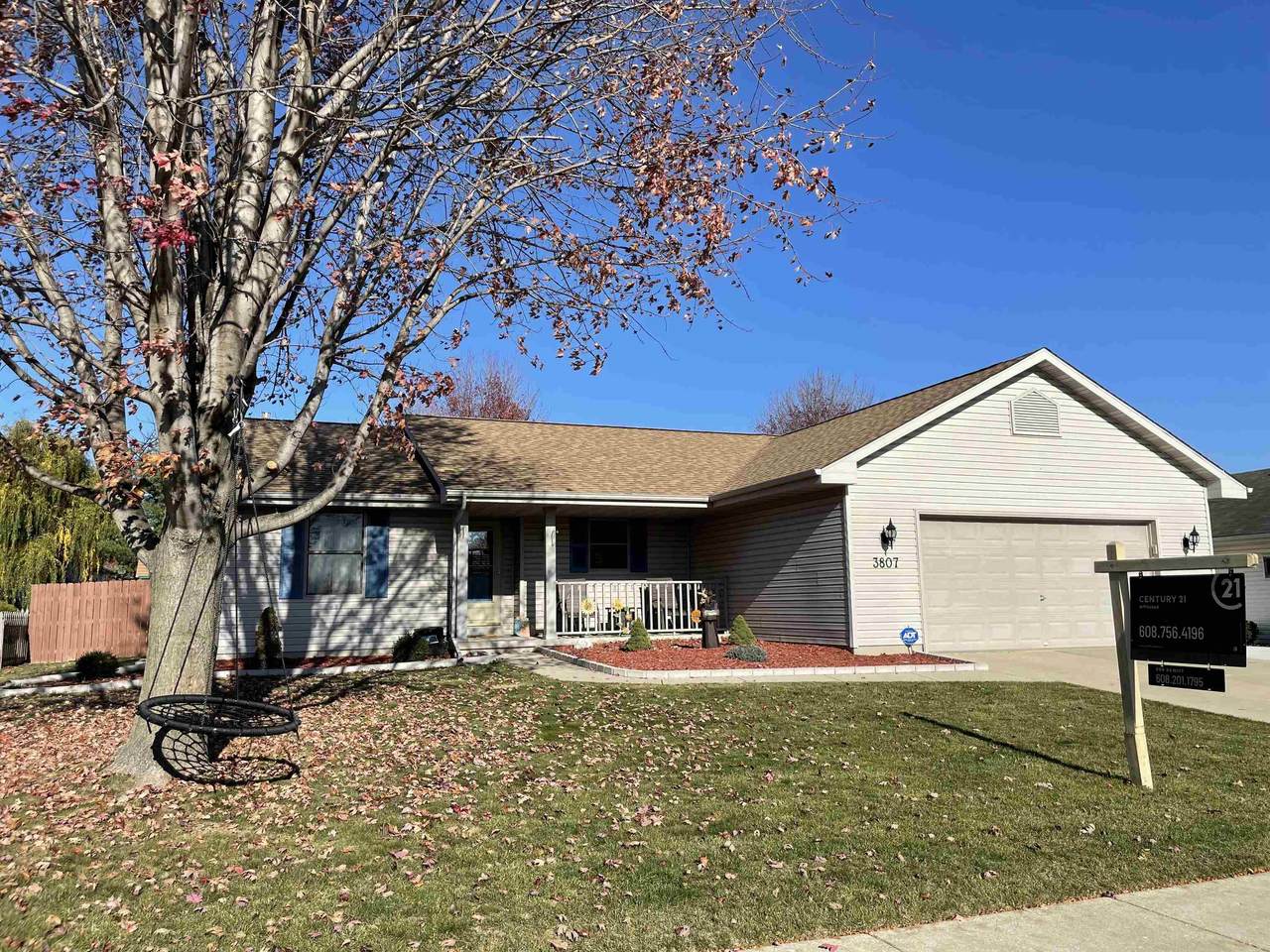 3807 Sandhill Dr - Photo 1