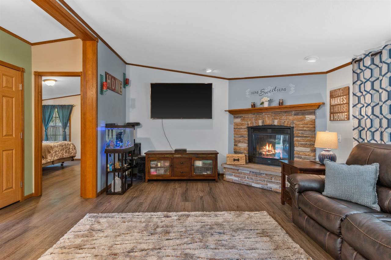 223 9th Avenue - Photo 1