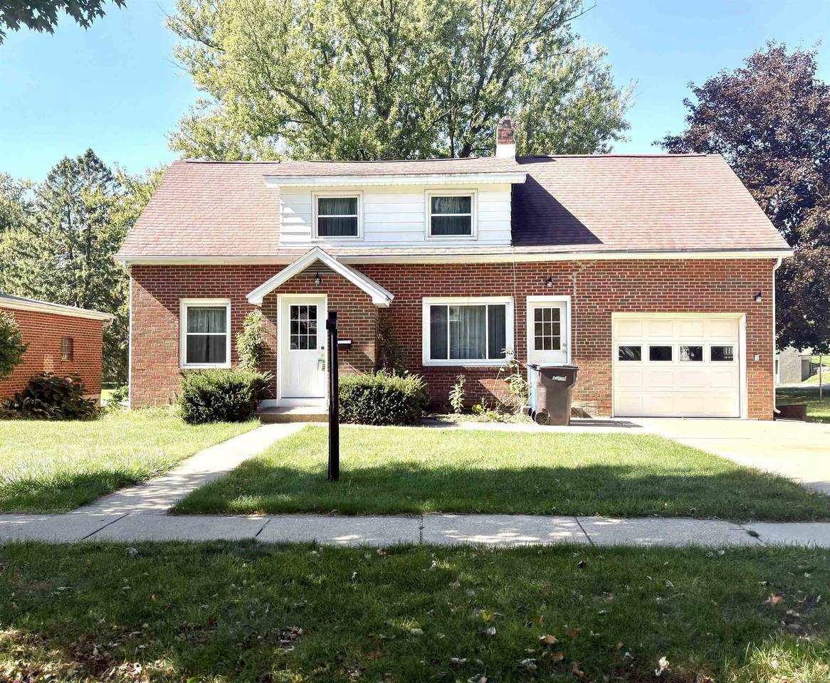 304 2nd Street - Photo 1