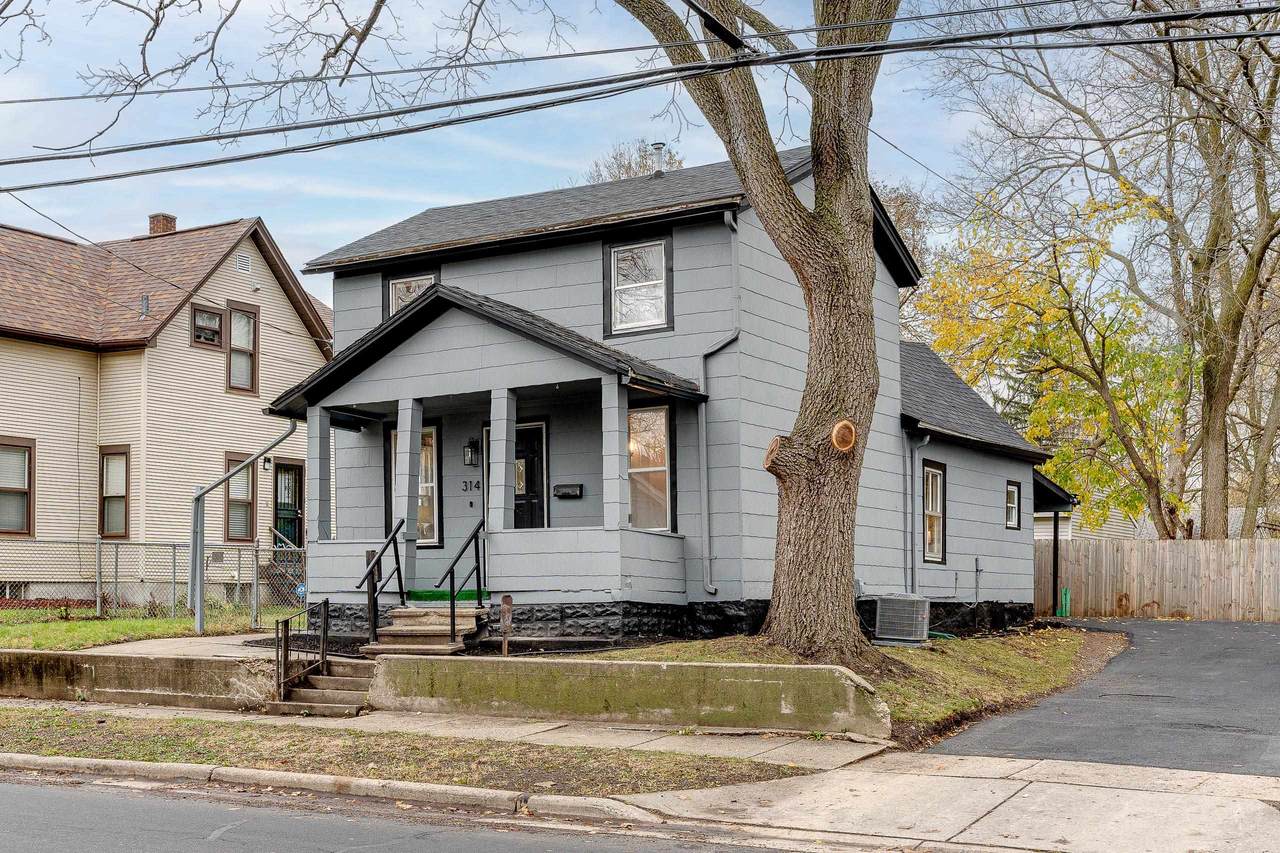 314 8th Street - Photo 1