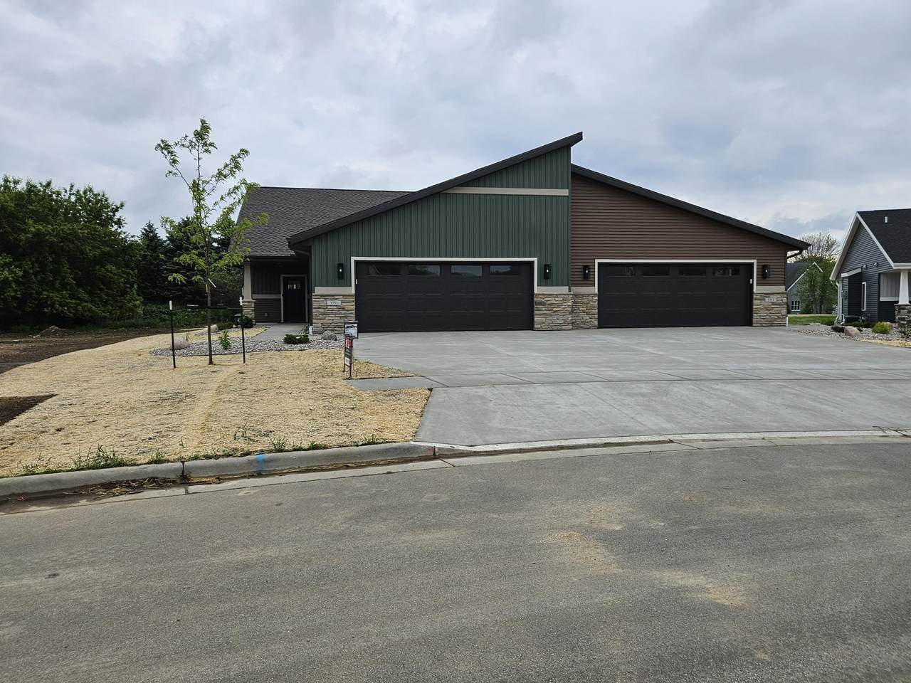 3751 Newcastle Drive - Photo 1