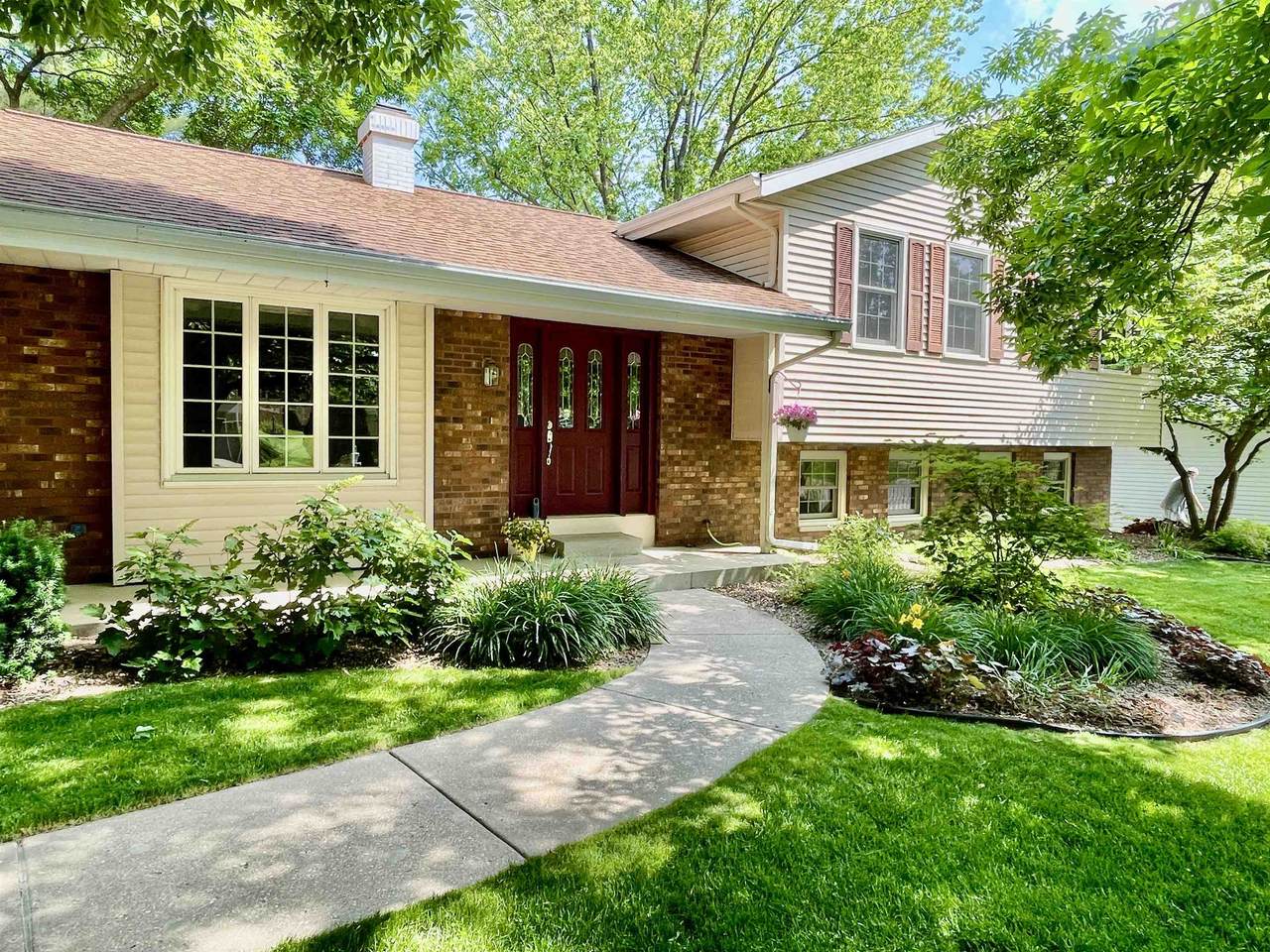 2502 Galahad Way - Photo 1