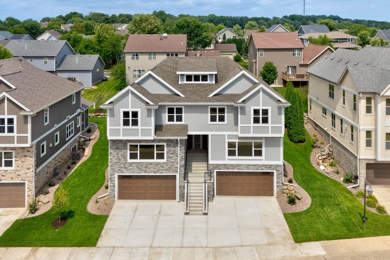 9066 Paddington Parkway - Photo 1