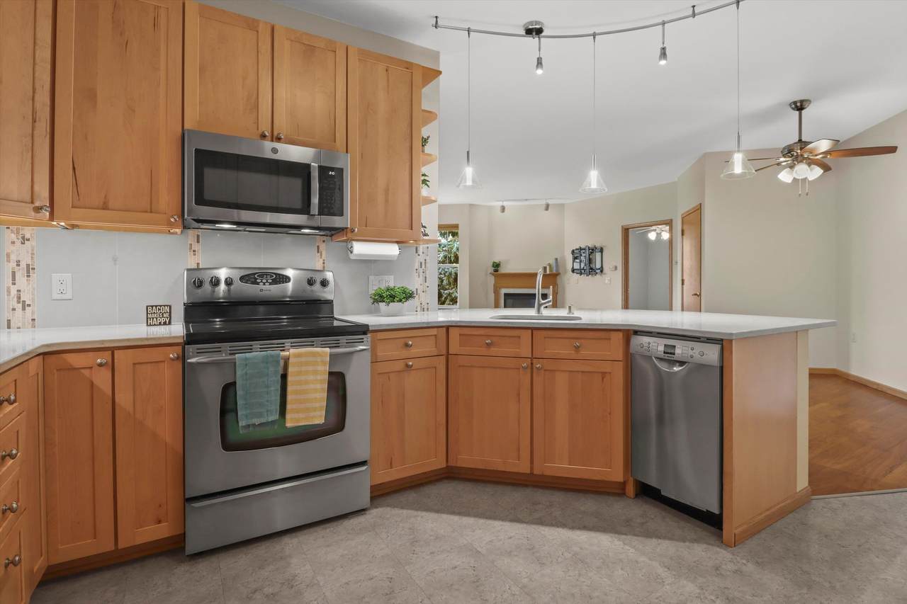 3134 Dorchester Way - Photo 1