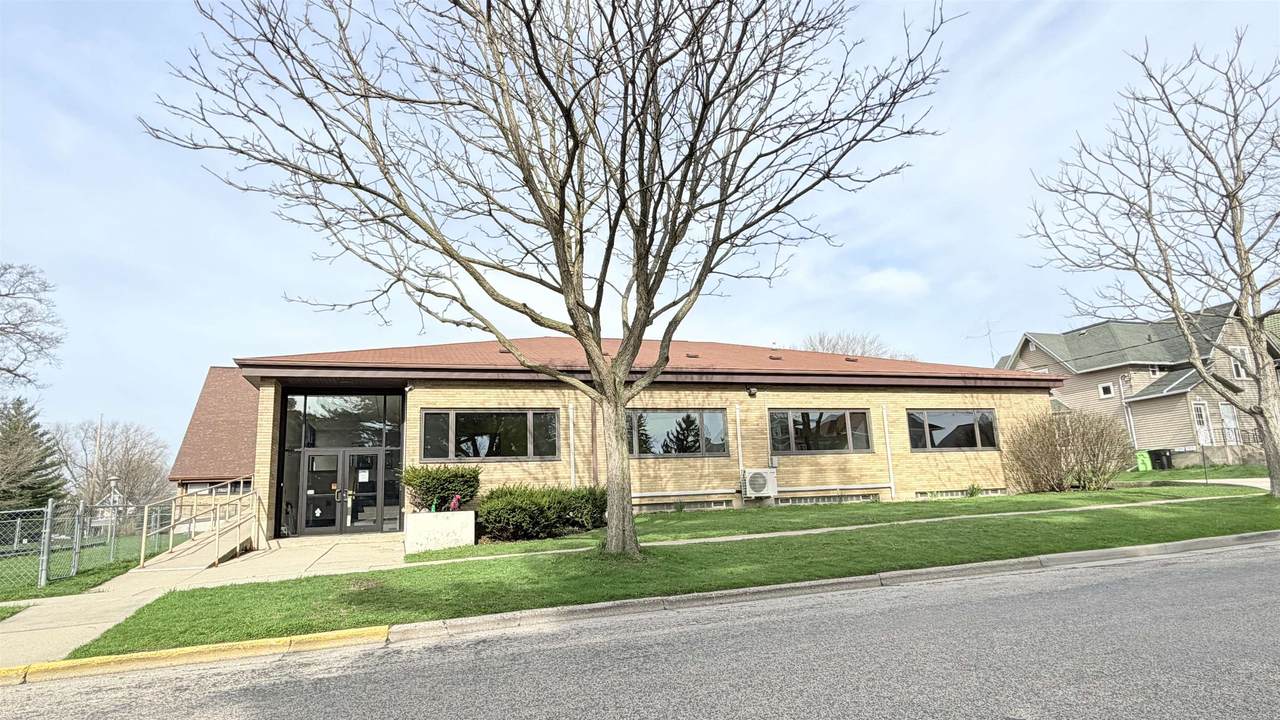 308 Oneida Street - Photo 1