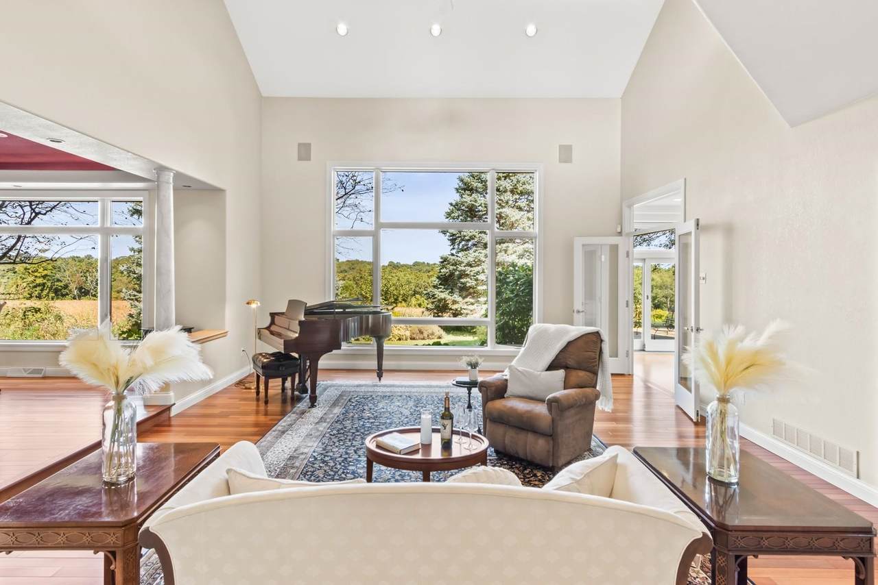 414 Clearview Court - Photo 1