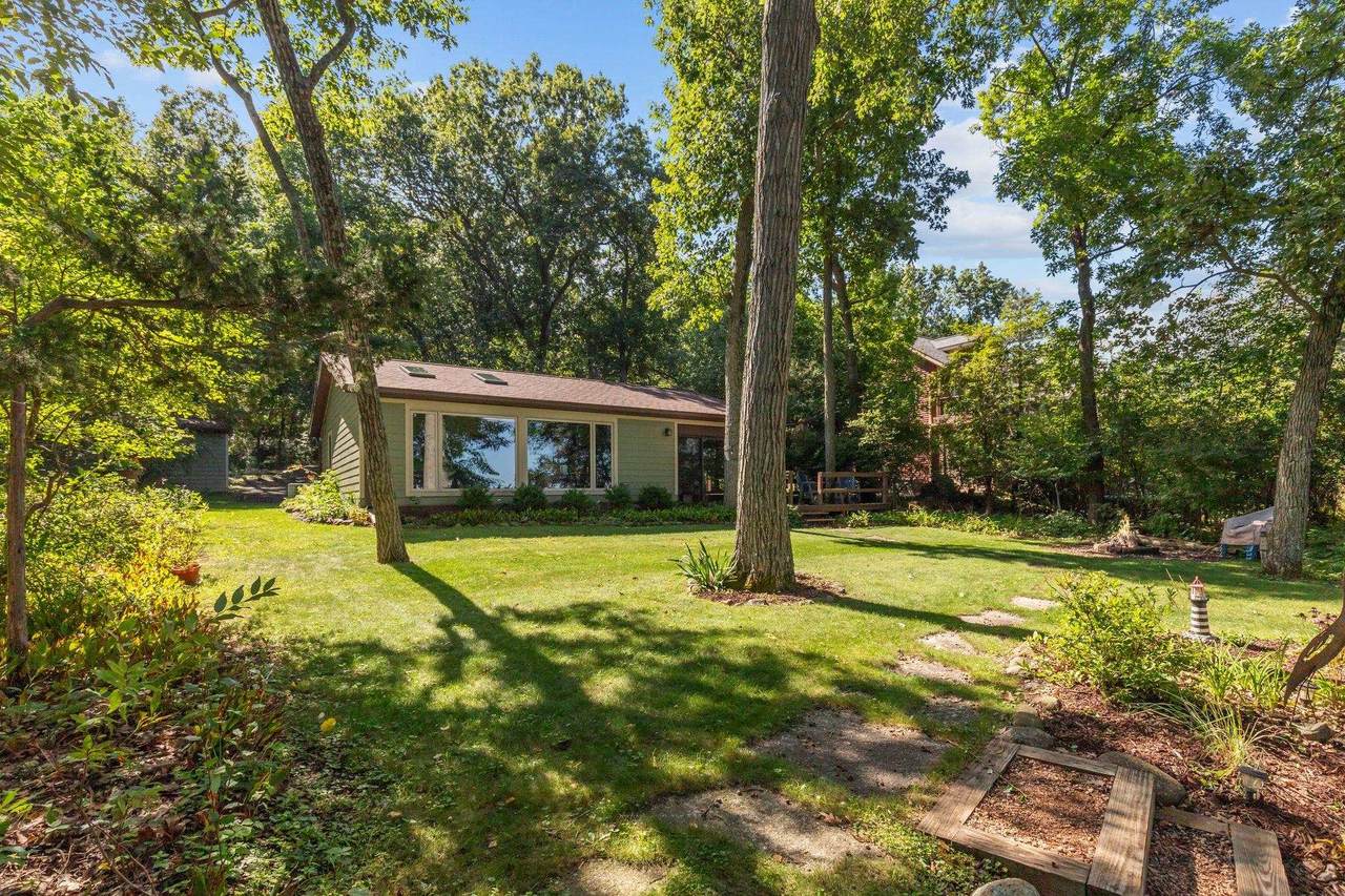 W6250 Lakeview Drive - Photo 1