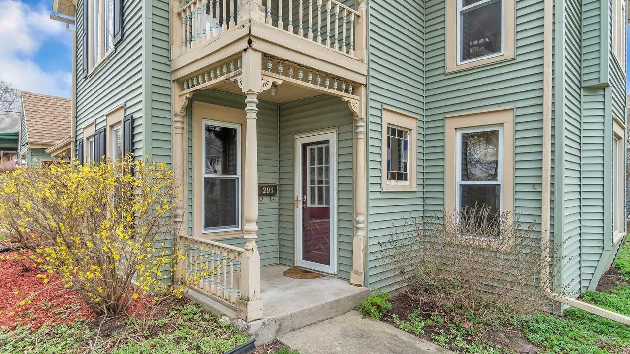 203 Jefferson Ave - Photo 1