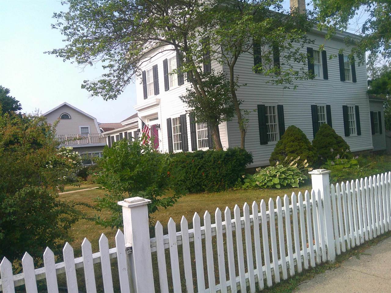 825 Oak Street - Photo 1