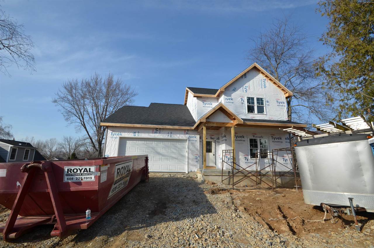 206 Knutson Dr - Photo 1