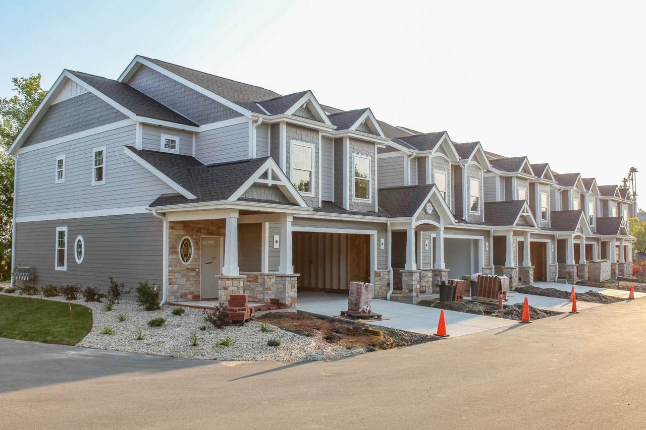 1204 Main St - Photo 1