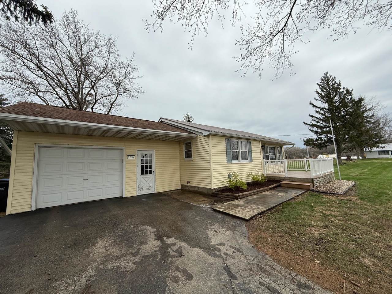 2854 Williams Drive - Photo 1