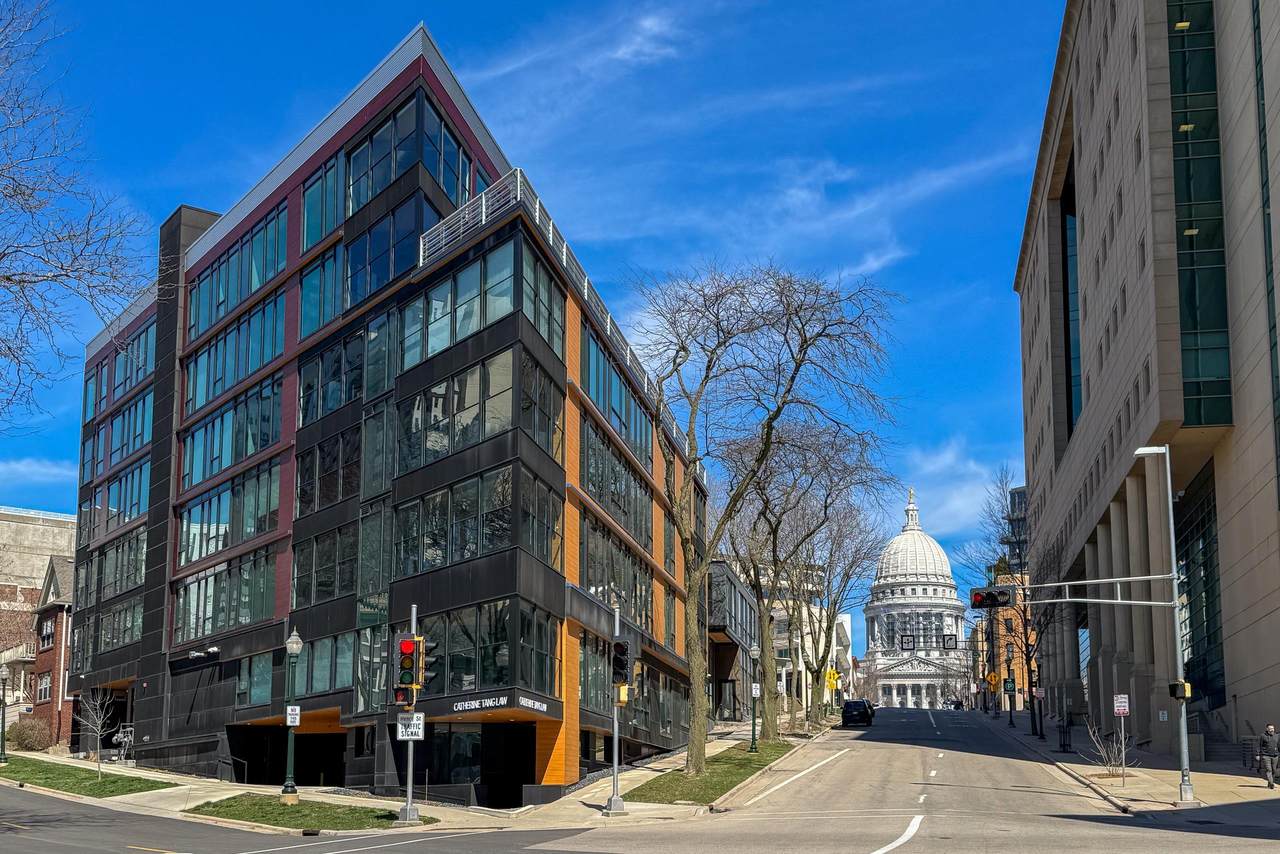 211 Henry Street - Photo 1