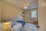 1419 St Lawrence Avenue - Photo 16