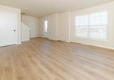 305 Evergreen Terrace - Photo 2