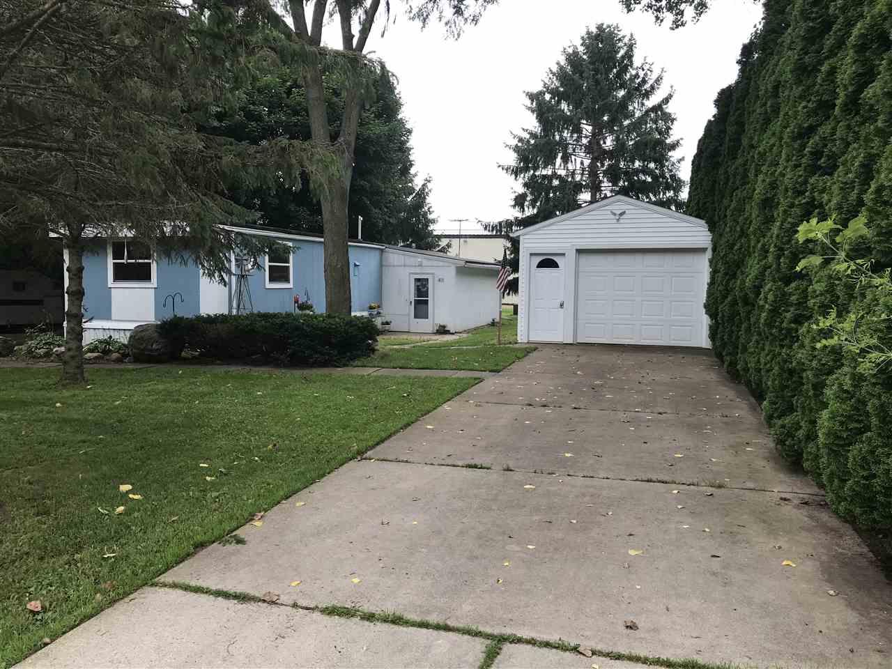 411 East St - Photo 1