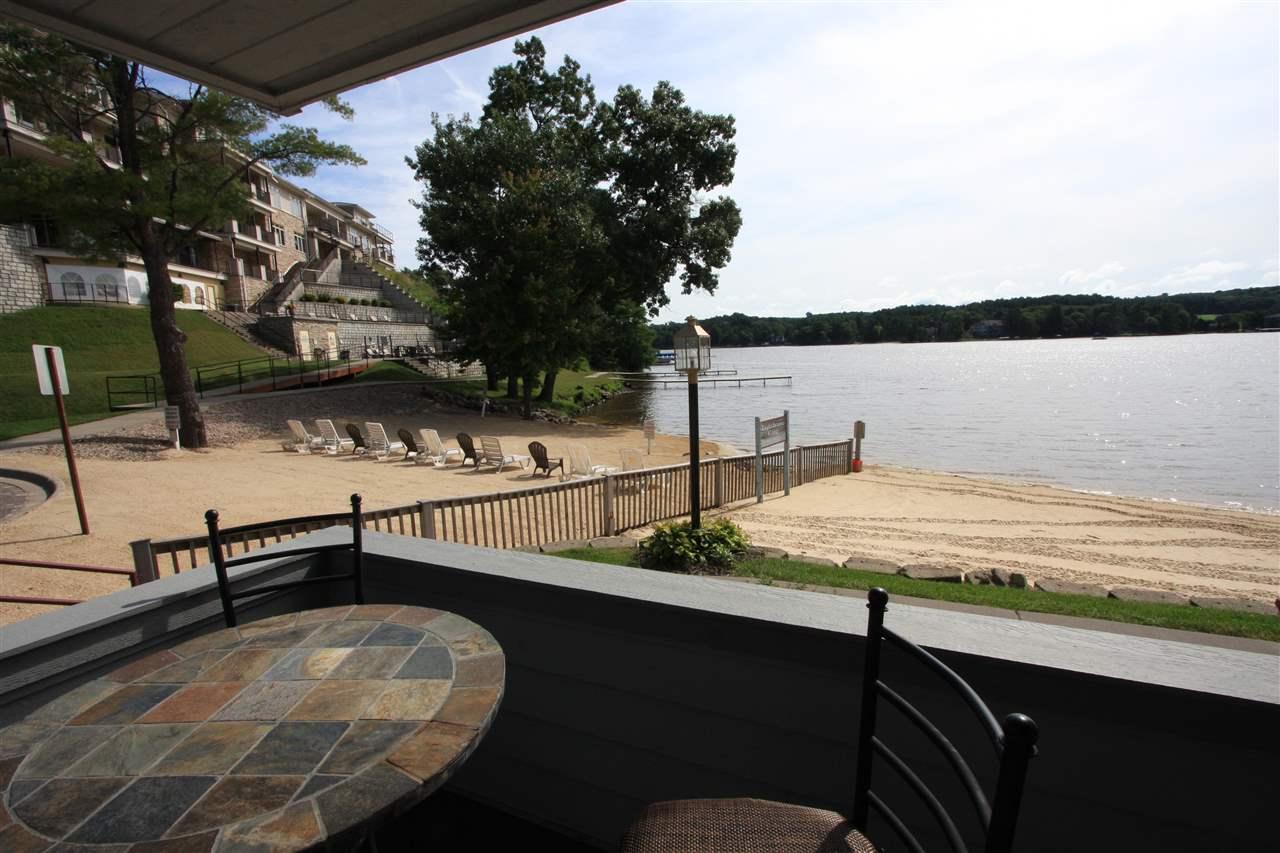 530 Hiawatha Dr - Photo 1