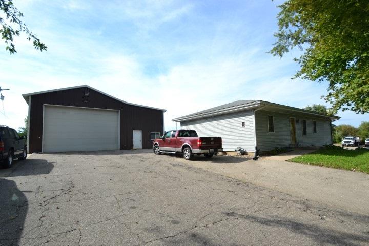396 Baraboo St - Photo 1