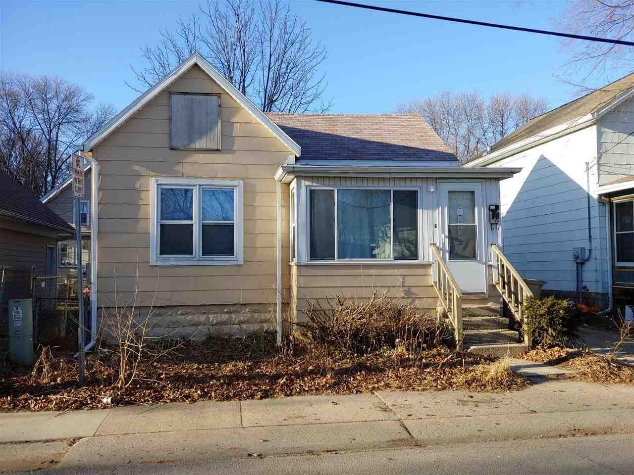 1142 Curtis Ct - Photo 1