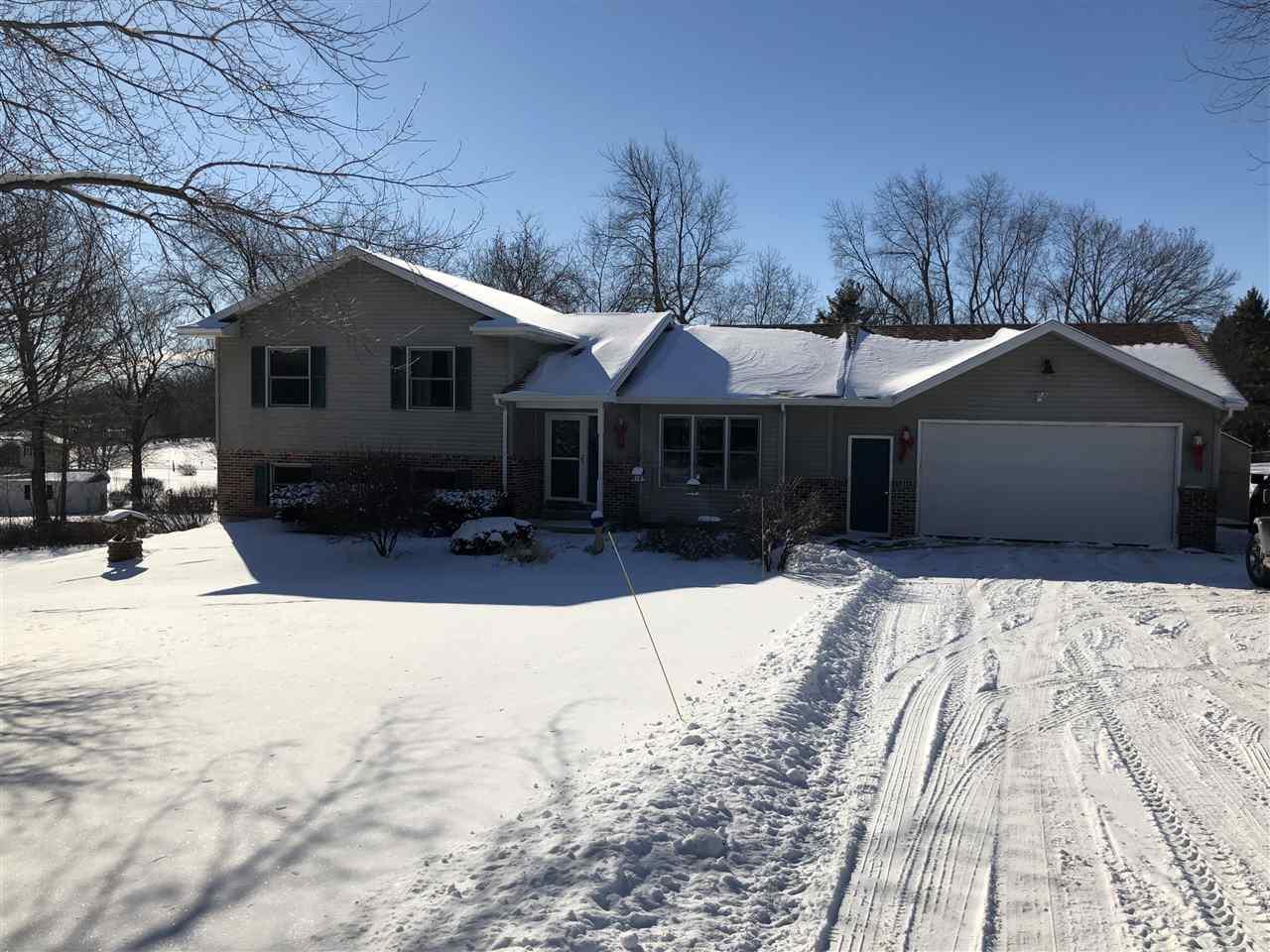 W12123 Longview Cir - Photo 1