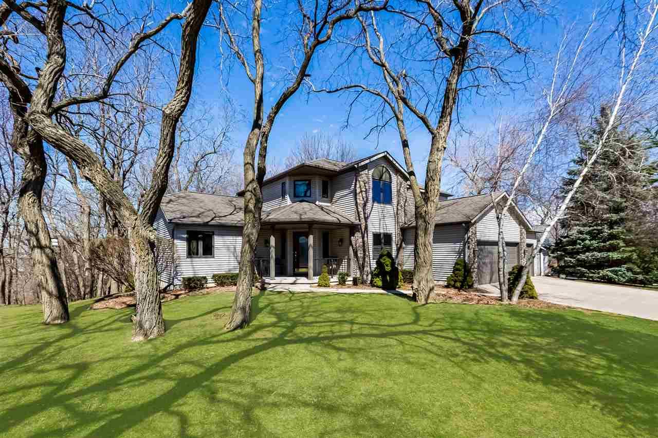 1772 Chadsworth Dr - Photo 1